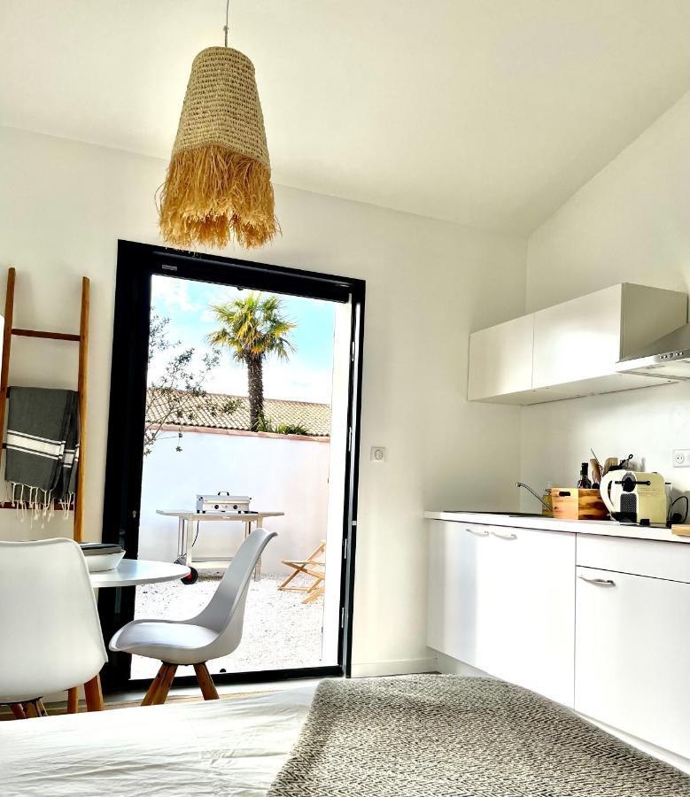 Maisonnette A Proximite Plage Et Port De St-Martin サン・マルタン・ド・レ エクステリア 写真
