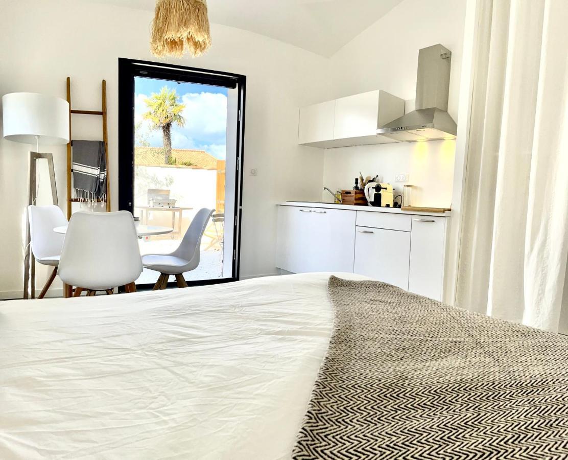Maisonnette A Proximite Plage Et Port De St-Martin サン・マルタン・ド・レ エクステリア 写真